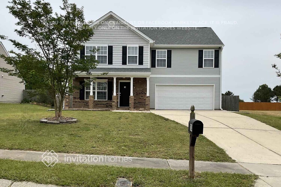 104 Glencroft Dr in Wingate, NC - Building Photo