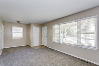 519 S Derby Ave in Derby, KS - Building Photo - Building Photo