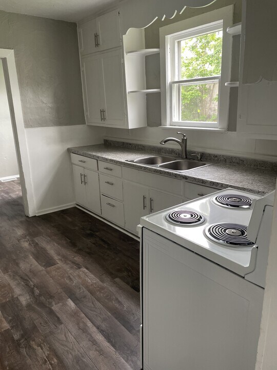 2131 Central Ave in Anderson, IN - Building Photo