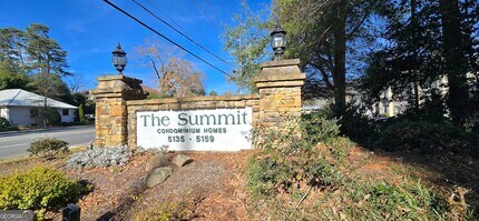 5151 Roswell Rd, Unit 8 in Sandy Springs, GA - Building Photo - Building Photo