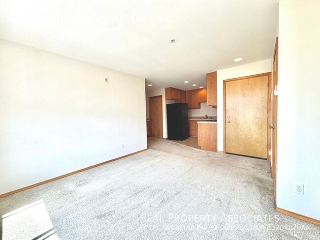 6255 6th Ave NW in Seattle, WA - Foto de edificio - Building Photo