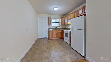 5148 Floral Bluff Rd in Jacksonville, FL - Building Photo - Building Photo