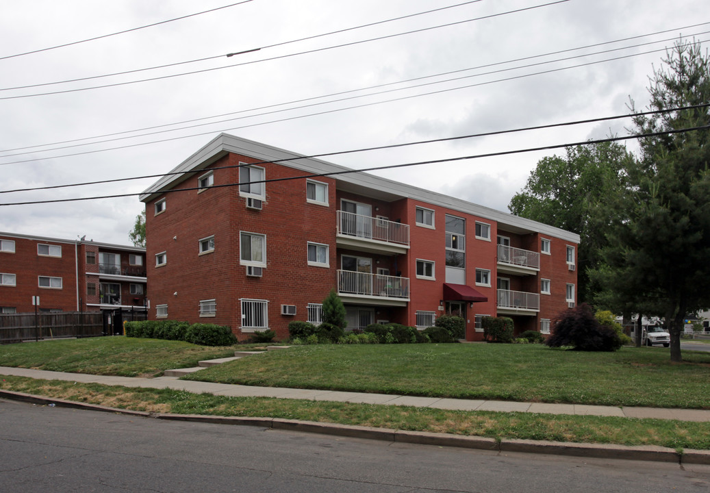 1390 Bryant St NE in Washington, DC - Building Photo