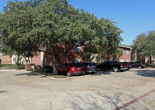 Woodglen - Dallas in Dallas, TX - Foto de edificio - Building Photo