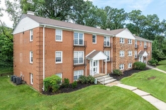 Aquahart Manor in Glen Burnie, MD - Building Photo - Building Photo