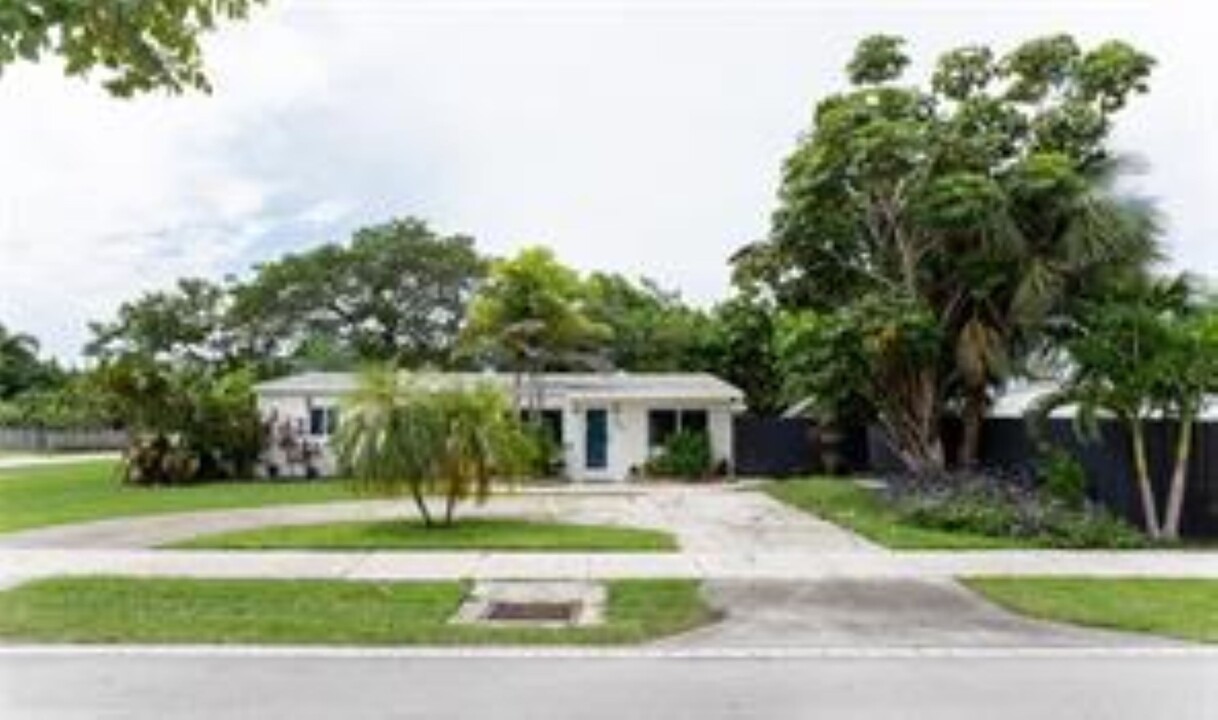 5901 NE 4th Ave, Unit 1 in Fort Lauderdale, FL - Building Photo