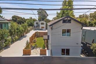 1112 Bancroft Way in Berkeley, CA - Foto de edificio - Building Photo