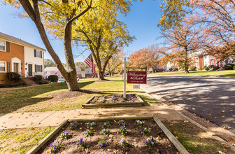 Williamsburg Park in Henrico, VA - Foto de edificio - Building Photo