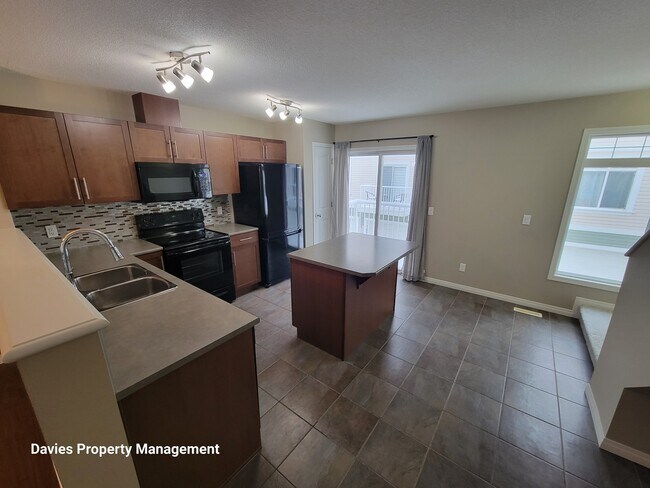 1804-1870 70 St SW in Edmonton, AB - Building Photo - Building Photo