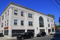 288-290 Main St in Huntington, NY - Foto de edificio - Building Photo