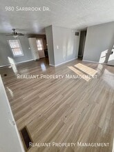 980 Sarbrook Dr in Cincinnati, OH - Building Photo - Building Photo