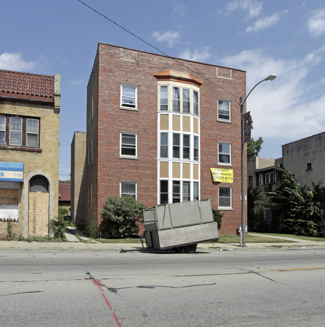 5120 W Center St in Milwaukee, WI - Building Photo - Building Photo