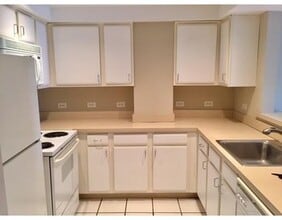 534 Commonwealth Ave, Unit 7E in Boston, MA - Building Photo - Building Photo