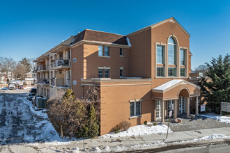 320 Post Ave in Westbury, NY - Building Photo - Primary Photo