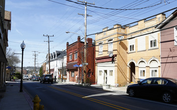 503-505 Carothers Ave in Carnegie, PA - Building Photo - Building Photo