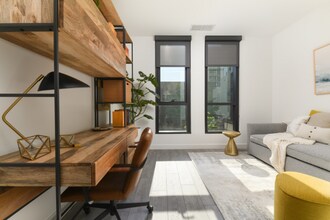 834 W Madison St in Chicago, IL - Foto de edificio - Building Photo