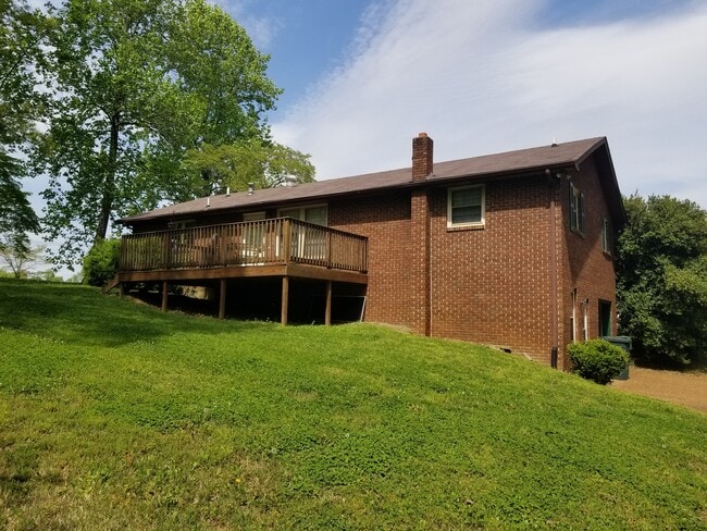 114 Payne Springs Rd in Dickson, TN - Building Photo - Building Photo