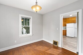 1011 E Nora Ave in Spokane, WA - Foto de edificio - Building Photo