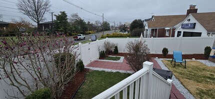 35 Universal Ave in Woodbridge Township, NJ - Building Photo - Building Photo