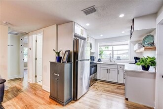 303 E 130th Ave in Tampa, FL - Building Photo - Building Photo