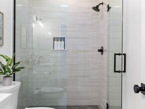 566 Dorchester Ave in Boston, MA - Foto de edificio - Building Photo