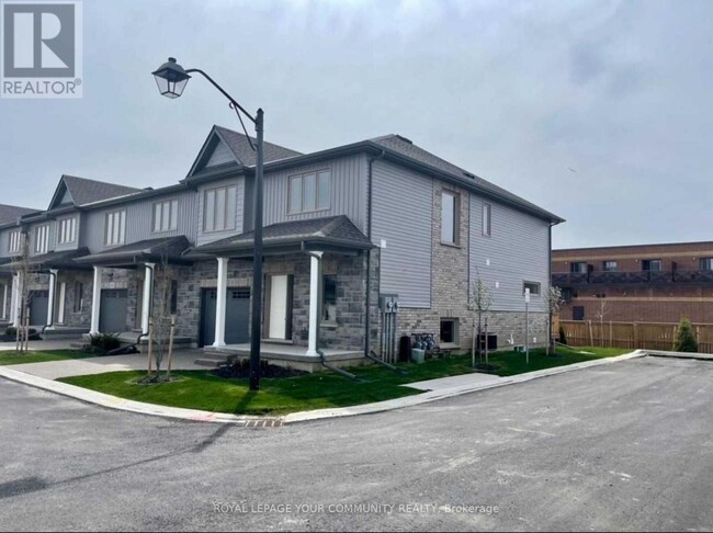 45-45 Dorchester Blvd S in St Catharines, ON - Building Photo - Building Photo