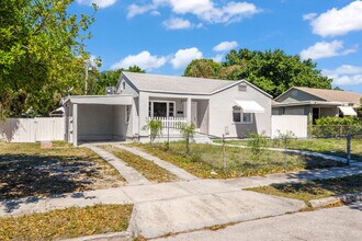 933 30th Ct in West Palm Beach, FL - Building Photo - Building Photo