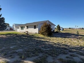 379 Lawndale Dr in Spring Creek, NV - Building Photo - Building Photo