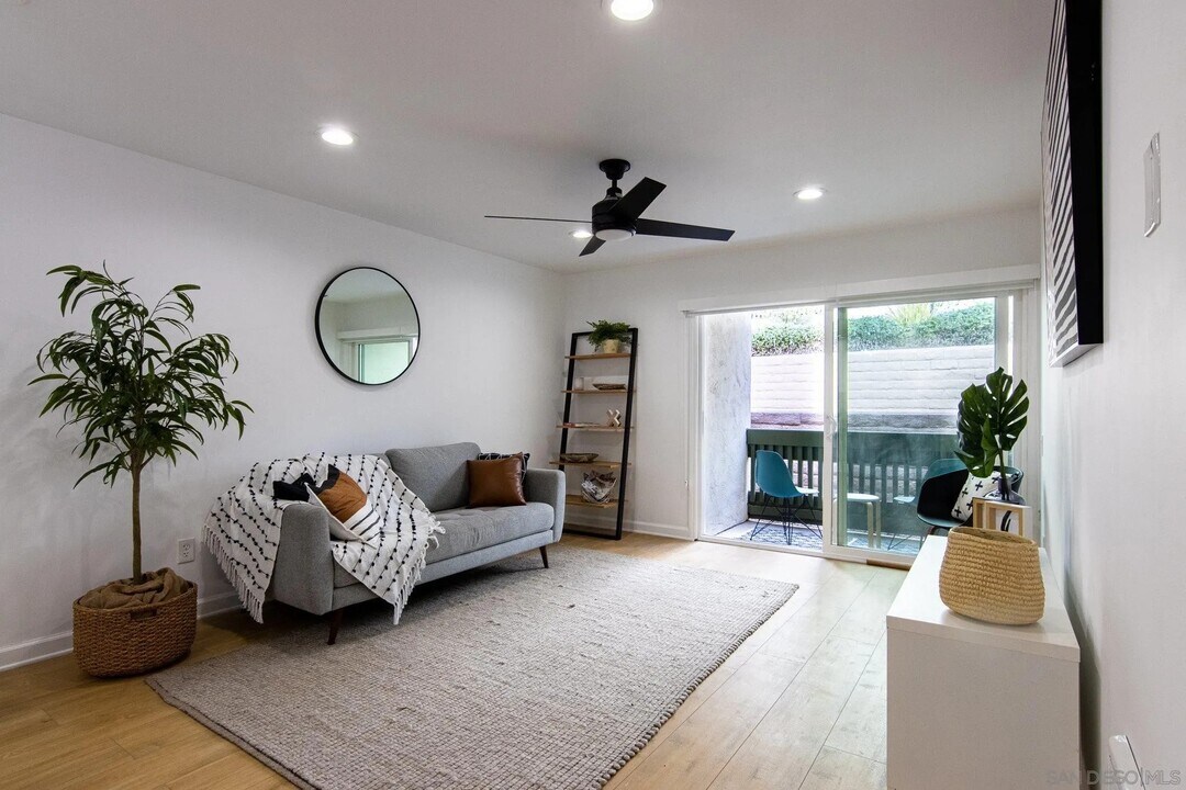 4060 Huerfano Ave, Unit 131 in San Diego, CA - Building Photo