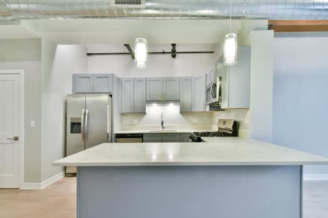 25 W Hubbard St in Chicago, IL - Building Photo - Building Photo