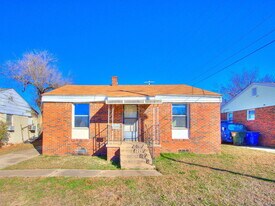517 E Boeing Dr in Midwest City, OK - Building Photo