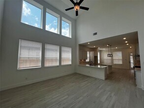 10931 Cres Spg Dr in Missouri City, TX - Building Photo - Building Photo