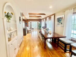 205 Pine Ave in Southold, NY - Building Photo - Building Photo