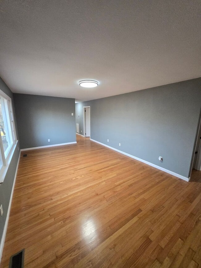 375 Fairfield Dr in Greeneville, TN - Building Photo - Building Photo