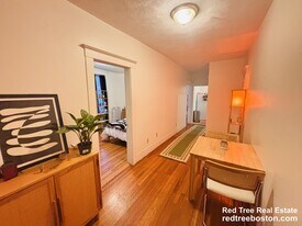 15 Scottfield Rd, Unit 6 in Boston, MA - Building Photo