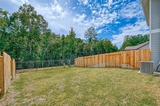 548 Longleaf Pine Dr in Montgomery, TX - Building Photo - Building Photo