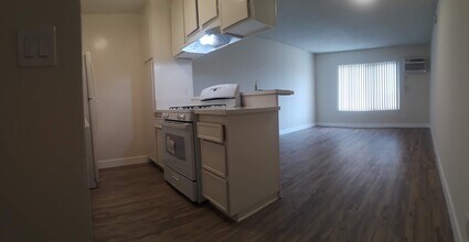 3189 Cheviot Vista Pl in Los Angeles, CA - Building Photo - Building Photo