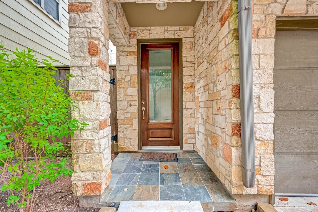 2906 Leeland St in Houston, TX - Building Photo