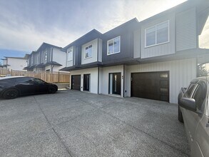3 Leam Rd in Nanaimo, BC - Building Photo - Building Photo