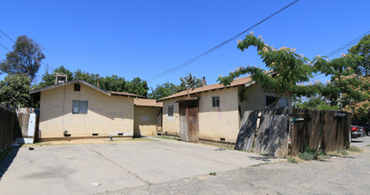 154 W 13th St in Merced, CA - Building Photo - Building Photo