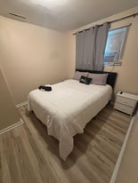 240 W Ann Arbor Ave in Pontiac, MI - Building Photo