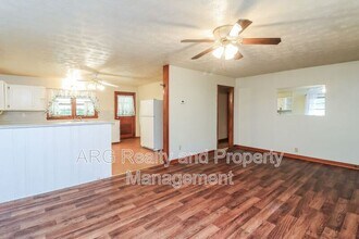 6822 Wallis Dr in Lithia Springs, GA - Building Photo - Building Photo