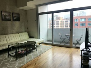630 N Franklin St, Unit 614 in Chicago, IL - Building Photo - Building Photo