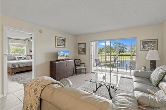 7807 Golf Cir Dr, Unit 212 in Margate, FL - Building Photo - Building Photo