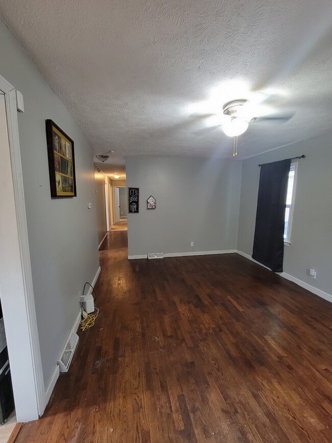 1034 Greenwood Ave in Lansing, MI - Building Photo - Building Photo