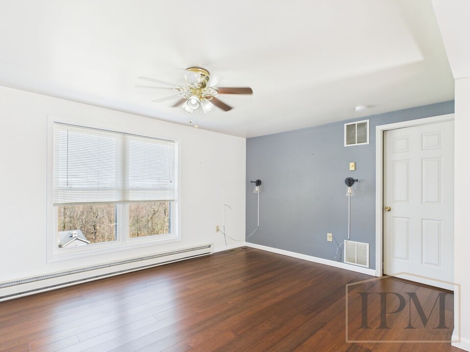 20 Overlook Dr in Wrightsville, PA - Building Photo