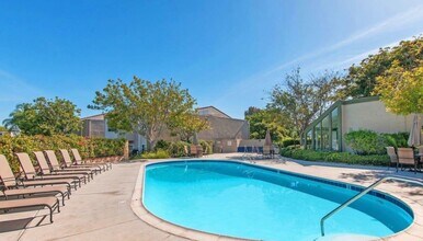 3567 Ruffin Rd in San Diego, CA - Building Photo - Building Photo