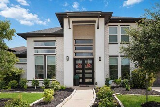 9911 Regal Bend Dr in Missouri City, TX - Building Photo - Building Photo