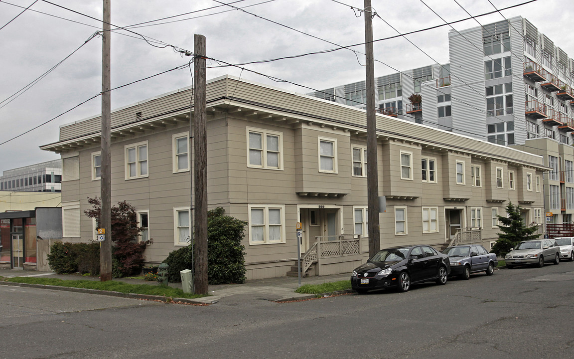 Harrison Apartments in Seattle, WA - Building Photo