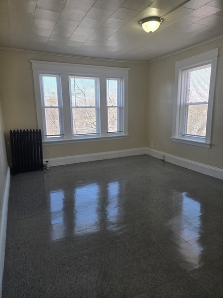 240 Locust St, Unit 4L in Springfield, MA - Foto de edificio - Building Photo